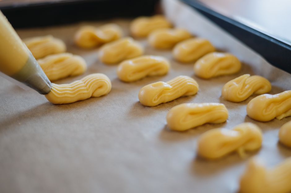Zdobicí trubičky — Růže, hvězdy, listy